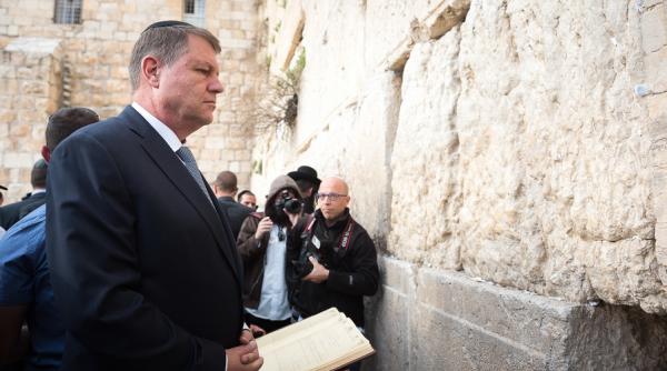klaus iohannis se va intalni cu presedintele palestinei mahmoud abbas