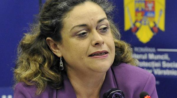 rafuiala de ziua femeii sefa de la munca si a reglat conturile cu rovana si pocora