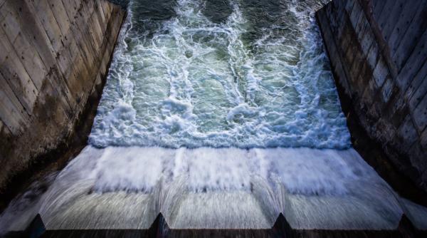 hidroelectrica cheama statul la cej