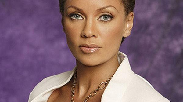 vanessa williams devine designer de moda si isi lanseaza o linie vestimentara