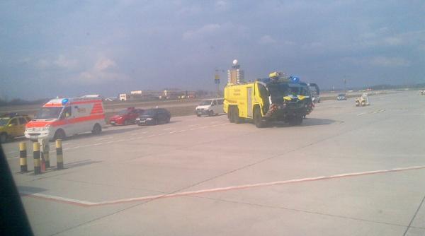 avionul budapesta bucuresti in care se afla seful cj harghita a aterizat de urgenta din cauza unor probleme la motor