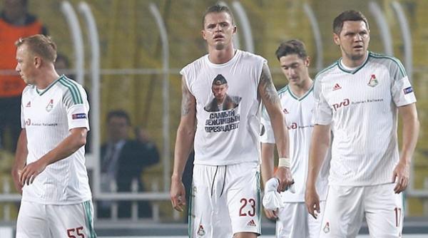 tarasov amendat cu 5 000 de euro pentru ca a aratat un tricou cu imaginea lui putin la un meci din liga europa