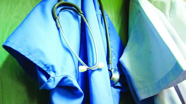 rascoala in sanatate doctori sindicate si colegii in greva