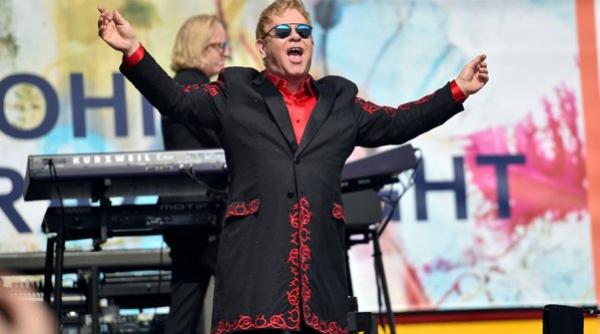 elton john a inregistrat un cantec cu trupa red hot chili peppers presa