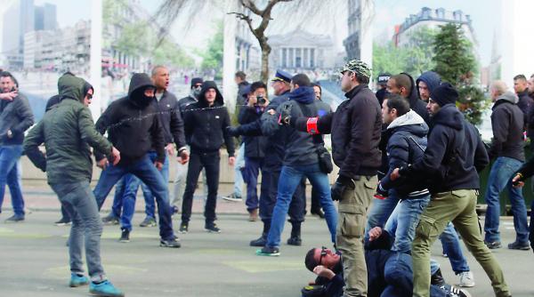 bruxelles tunuri cu apa impotriva demonstrantilor