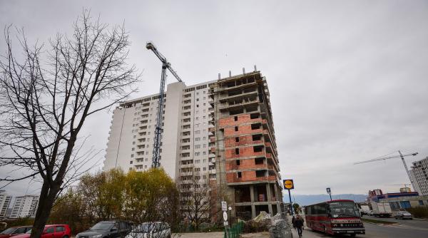 un bloc de 17 etaje la marginea sibiului fara autorizatie pe ruta de aterizare a aeroportului