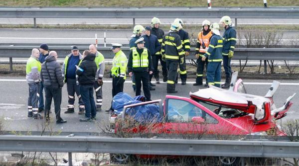 4 romani morti si alti 3 raniti intr un accident rutier in cehia