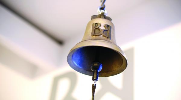 cati bani mai fac societatiile de investitii