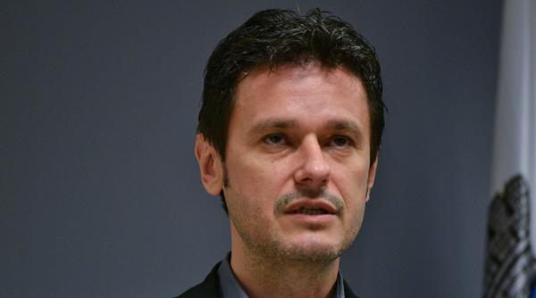 primaria capitalei pune de un tun vanzarea satului francez