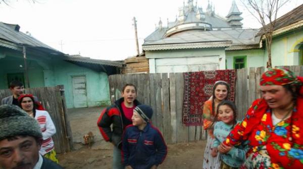 vilele romilor din tandarei prezentate de presa de la londra ca argument in favoarea iesirii marii britanii din ue