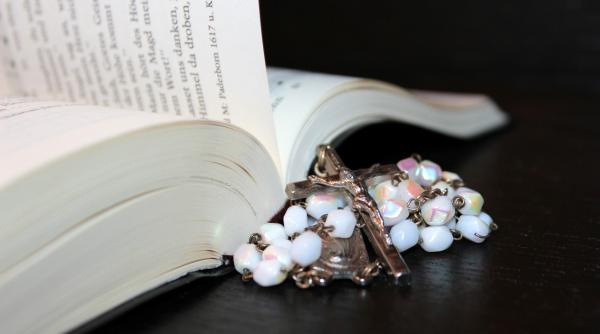 doliu in literatura mondiala a murit un laureat al premiului nobel pentru literatura