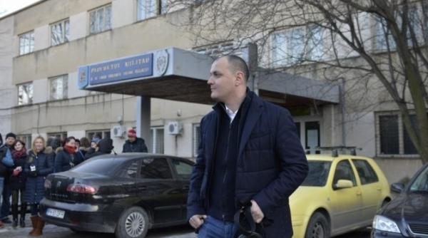 un deputat a facut plangere impotriva lui ghita acuzand ca l a santajat sa voteze in favoarea sa in parlament surse