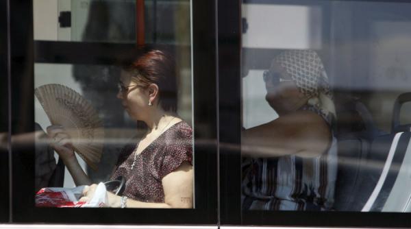 ratb calatorii pot accesa pe mobil orarul de plecare si de trecere a vehiculelor prin statii incepand de sambata