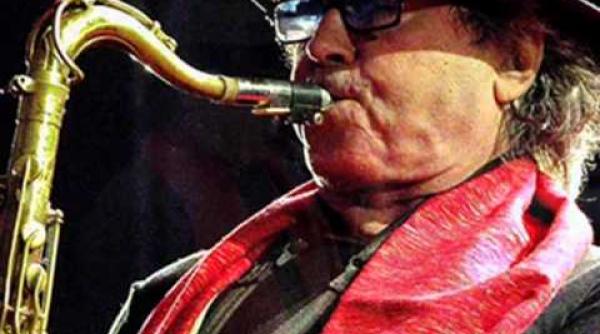 a murit marele saxofonist argentinian gato barbieri