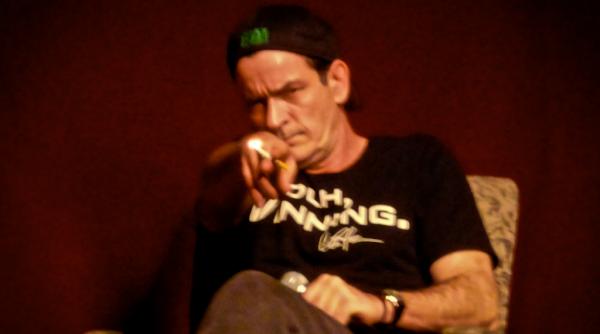 actorul charlie sheen face obiectul unei anchete a politiei din los angeles