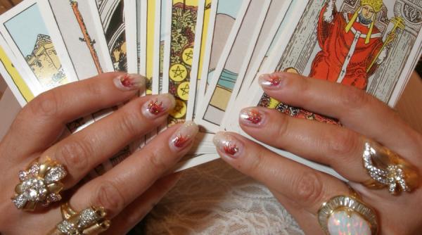 perchezitii la ghicitoare pentru inselaciune si santaj