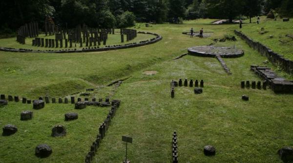 sarmizegetusa si monumente din roma antica pot fi vizitate virtual la prima expozitie 3d din tara de la muzeul de istorie cluj