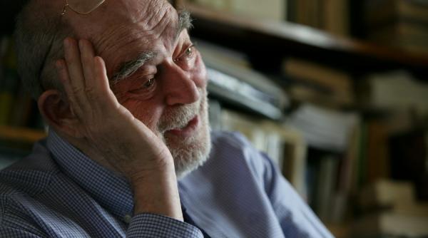 ultima zi de viata a marelui actor mircea albulescu traversand piata romana intr un cor de claxoane si injuraturi