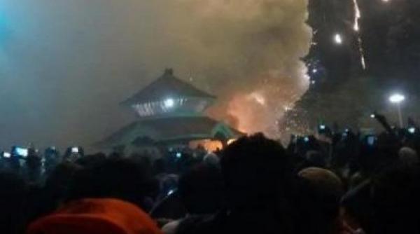 tragedie in india peste 80 de morti si 250 de raniti intr un incendiu izbucnit intr un templu