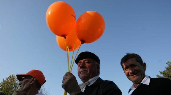 vanzatorii de iluzii se pregatesc de o noua campanie electorala