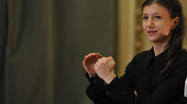 opera nationala bucuresti se dezice de manifestarile unor angajati in timpul protestului de marti seara