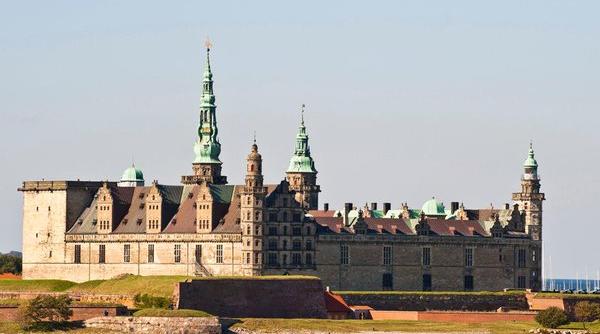 danemarca castelul lui hamlet isi deschide portile o noapte