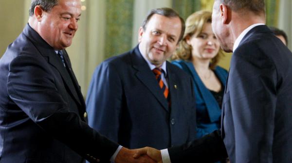 basescu lui blaga draga vasile anunta ca vei candida voi intra si eu in competitie pentru a ti da o bataie electorala sora cu moartea