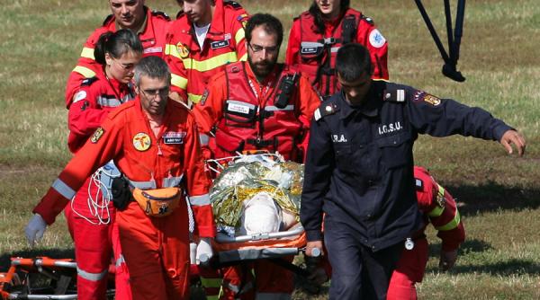 biciclist accidentat pe transfagarasan transportat cu elicopterul la targu mures