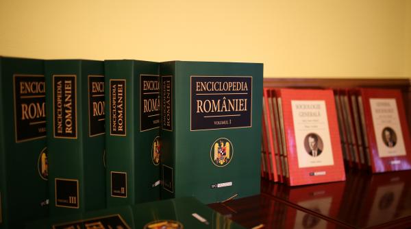 directorul revistei timpul prof univ dr daniel sandru alaturi de alteta regala principele radu si colegi de la universitatea petre andrei donatie de carti chisinaului