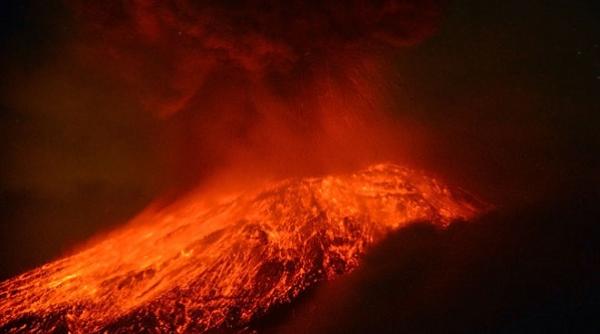 popocatepetl muntele care fumega erupe dupa 24 de ani de tacere video