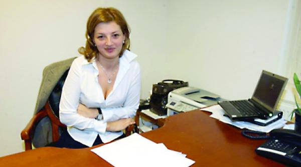 spalatorii de bani din dosarul cfr au parafat actele la notariatul ioanei basescu