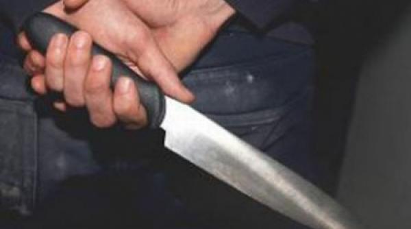 patru oameni injunghiati intr un un targ auto din cluj