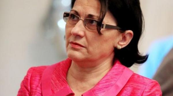 ecaterina andronescu nu sunt ofiter acoperit