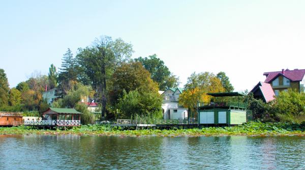 povestea de afaceri din spatele palatului de pe lacul snagov