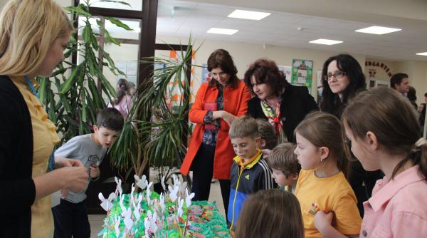 targ caritabil de paste cu obiecte realizate de copii pentru copii