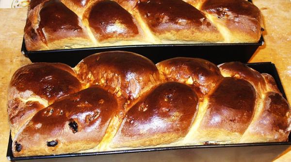 cozonac cu nuca pentru masa de pasti