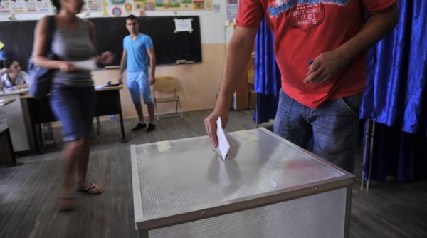 4 independenti un fost ofiter sri si un condamnat pentru coruptie printre candidatii la primaria ploiesti