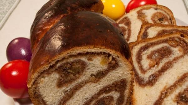 tot ce trebuie sa stii despre oua rosii cozonac si vinuri la masa de pasti