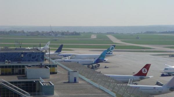 alerta azi reducerea programului de zbor pe aeroportul orly paris