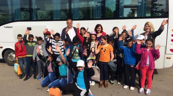 p prin campania schimba o viata 20 de copii de la scoala generala din lehliu sat judetul calarasi au mers in prima tabara din viata lor tabara copilariei