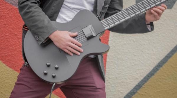chitara smart la care poate canta oricine