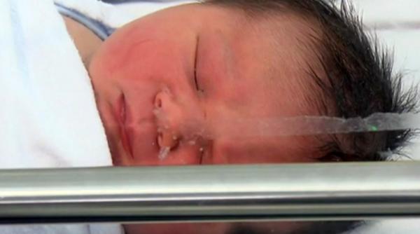 o australianca a adus pe lume un bebelus cu o greutate neobisnuita cat cantareste nou nascutul