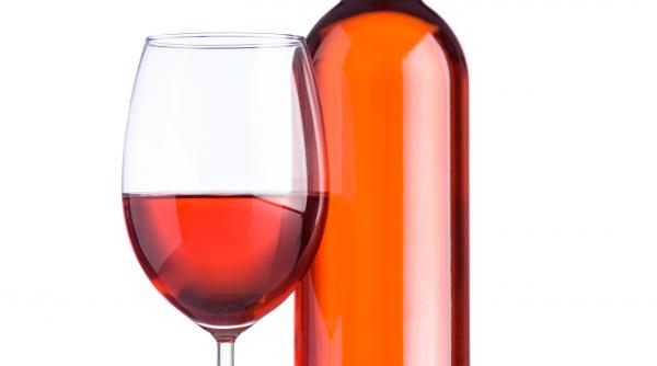 vinurile roze le au cucerit pe romance