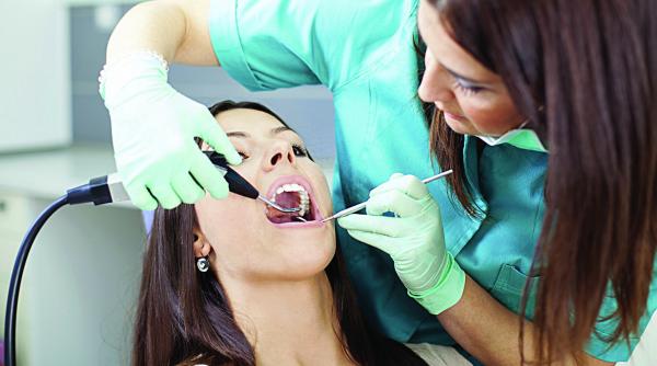 de ce vin strainii sa si trateze dintii in romania