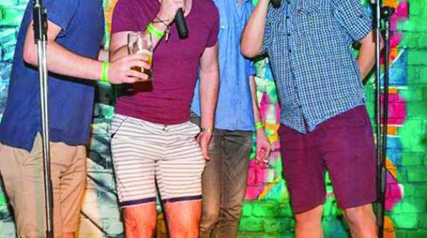 pub crawl excursii prin barurile din bucuresti