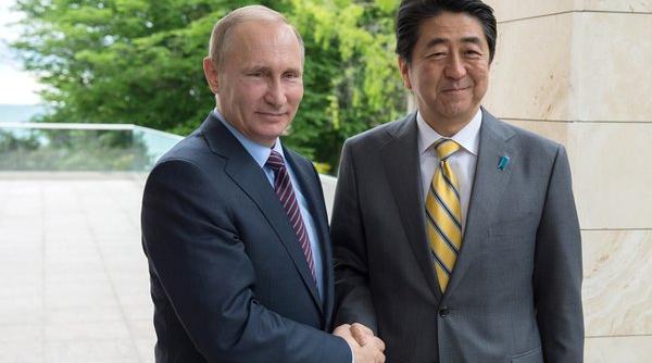 premierul japoniei intalnire cu putin la soci