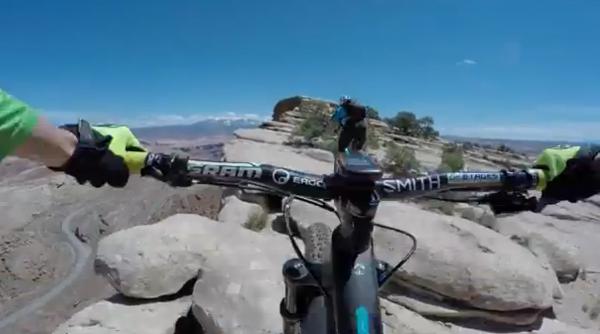 video senzatii tari ce fac doi biciclisti dependenti de adrenalina