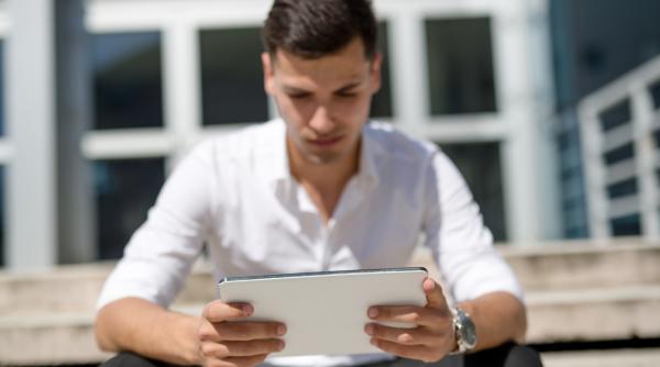 romanul de pe facebook barbat casatorit fan inna