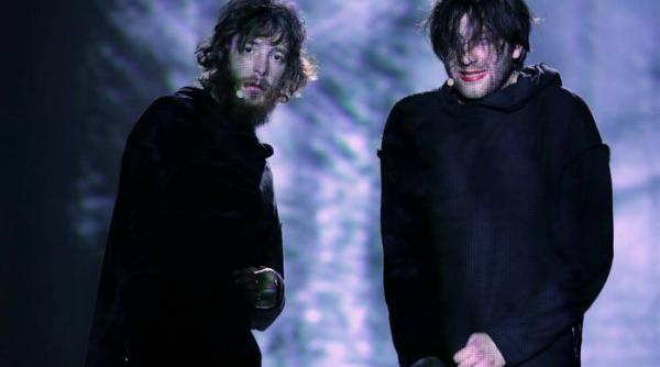 premiera hamlet remix pe muzica subcarpati la teatrul national timisoara