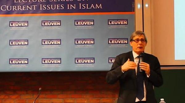 un profesor olandez returneaza medalia primita turciei si il califica pe erdogan dictator de facto